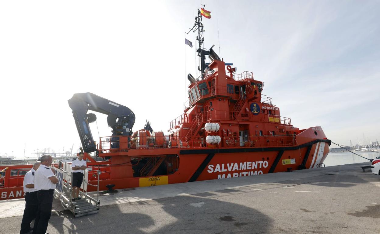 Uno de los buques de Salvamento Marítimo.