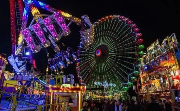 Llega la feria de atracciones de Navidad a la ciudad.