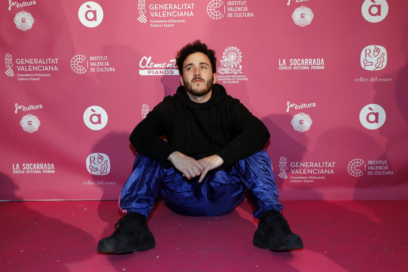 Gener resultó este jueves la banda triunfadora en la segunda edición de los premios Carles Santos de la Música Valenciana. Se alzó con los galardones al mejor diseño, mejor disco de pop y mejor disco por 'Cante el cos elèctric'. El Diluvi y Spanish Brass cosecharon dos premios cada uno. La gala de entrega de los galardones se celebró en el Teatro Principal de Valencia. 