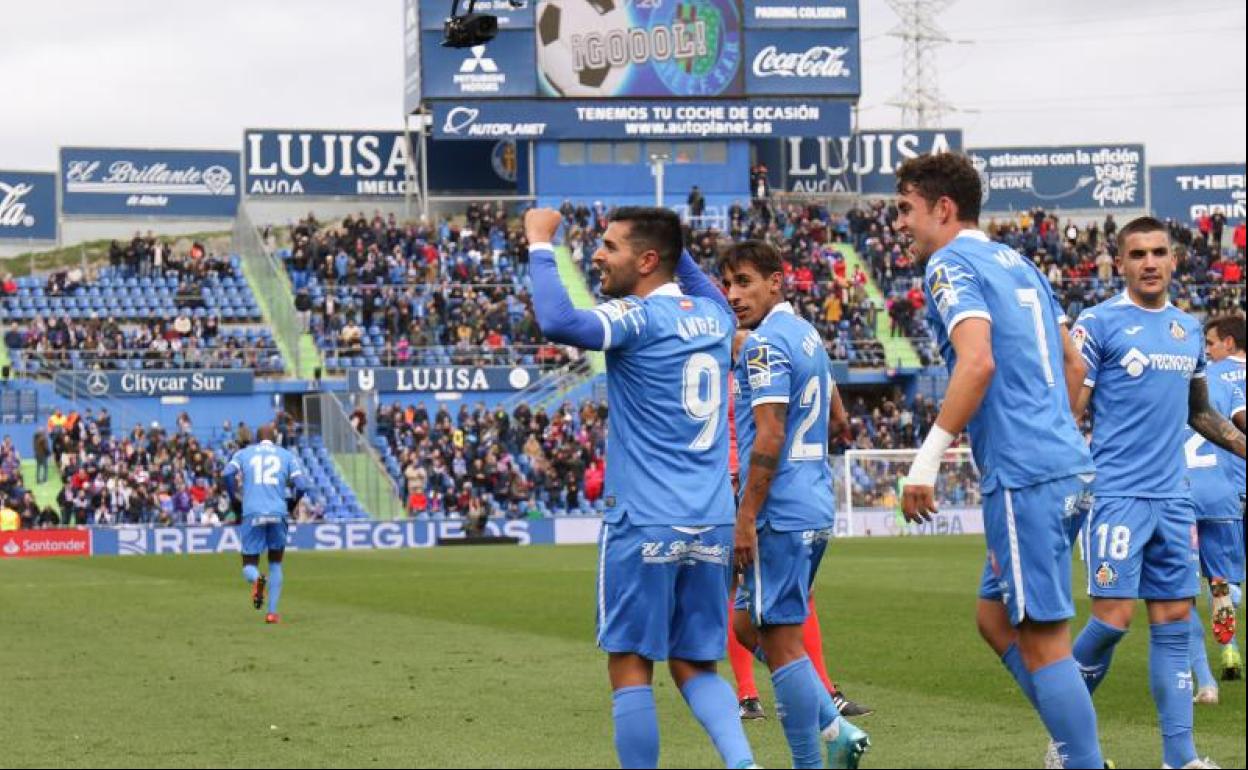 Ángel celebra su gol al Valladolid.