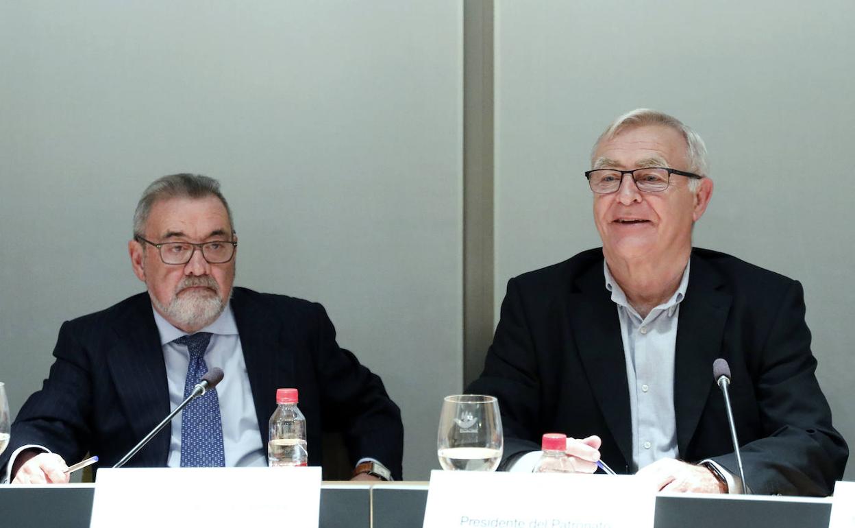 El alcalde Joan Ribó, junto a José Vicente González en la reunión del Patronato de Feria Valencia. 