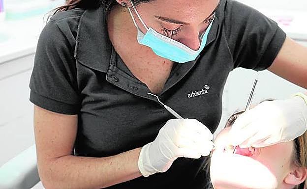 El equipo acompaña a los pacientes en todo el tratamiento.
