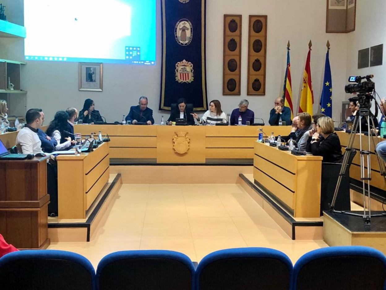 La alcaldesa de Algemesí, en el último pleno. 