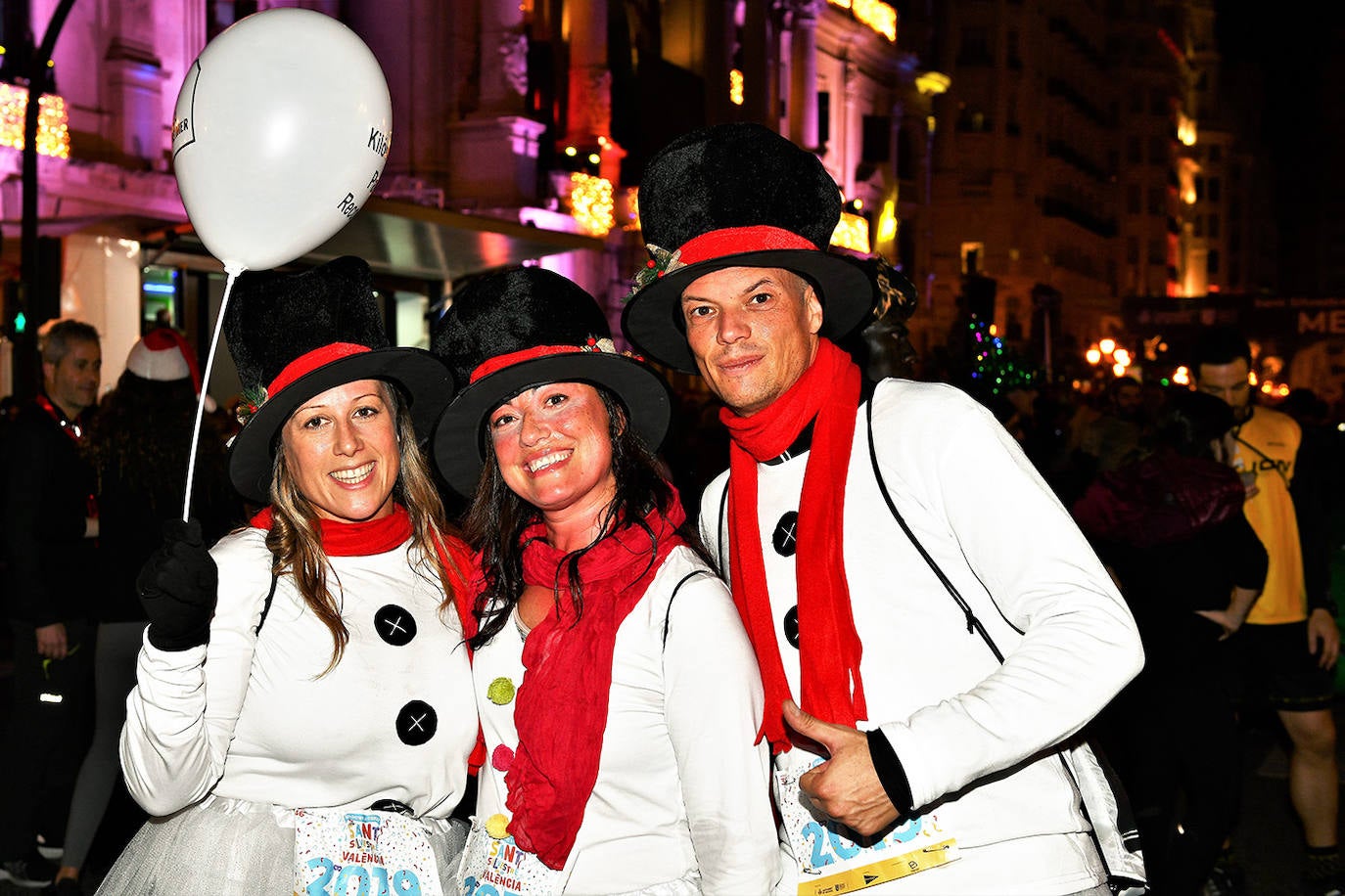 Corredores populares han despedido este lunes 30 el año 2019 con la carrera de San Silvestre de Valencia.