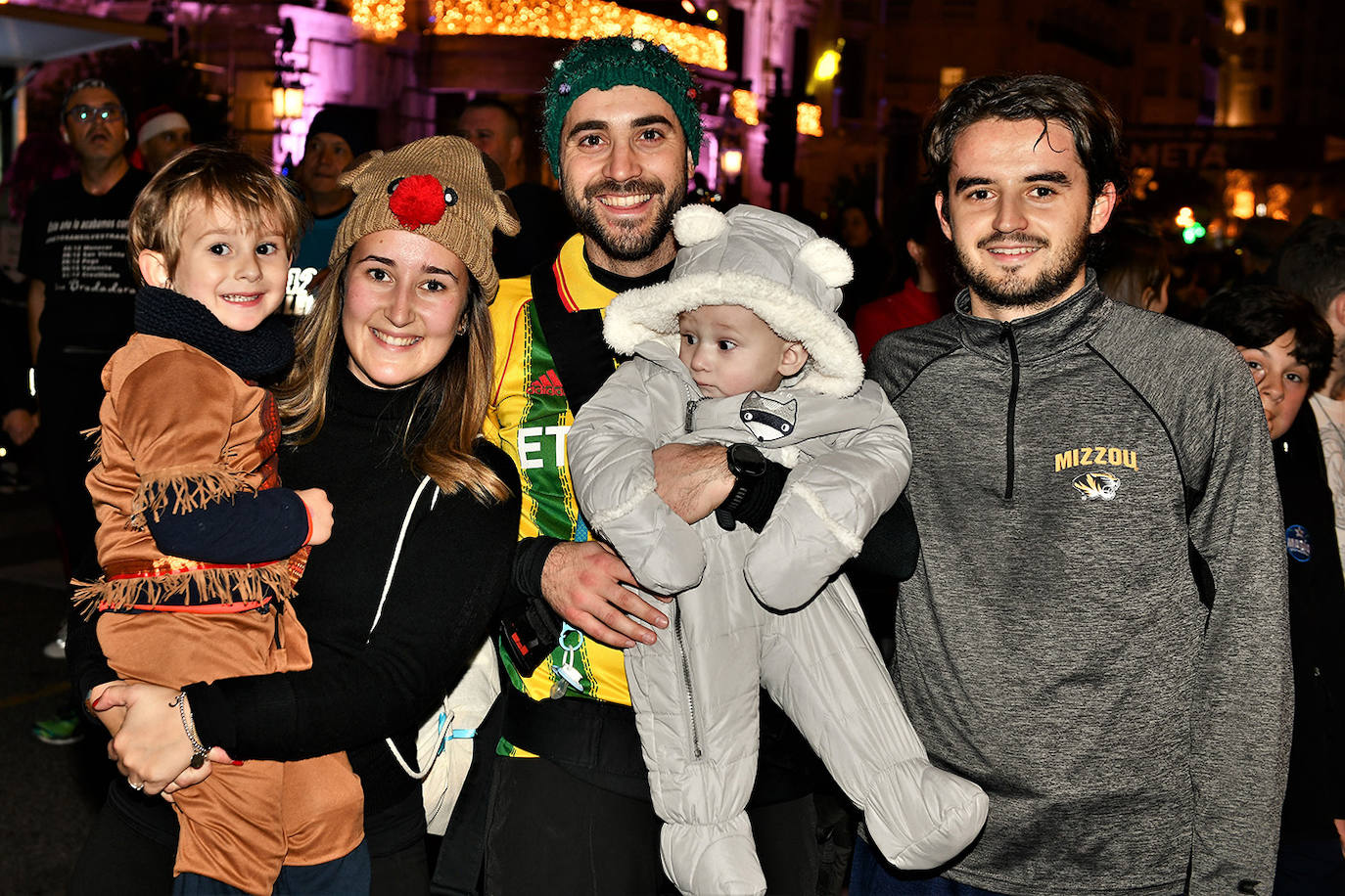 Corredores populares han despedido este lunes 30 el año 2019 con la carrera de San Silvestre de Valencia.