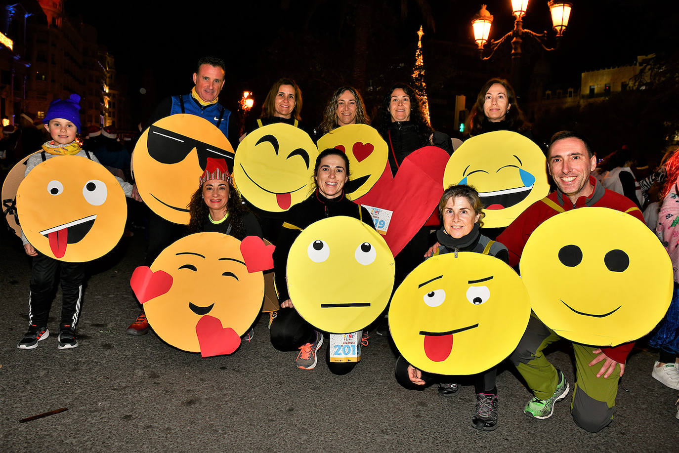 Corredores populares han despedido este lunes 30 el año 2019 con la carrera de San Silvestre de Valencia.