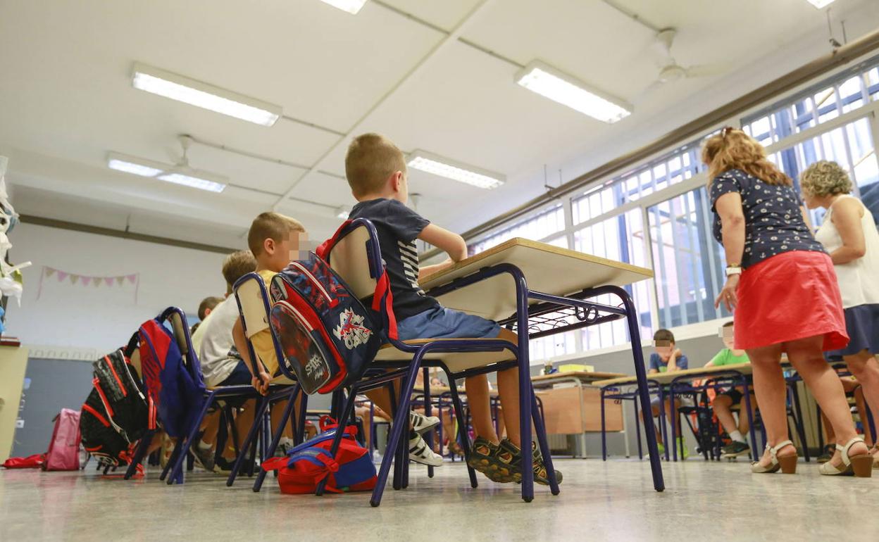 Alumnos en un aula de un centro valenciano.