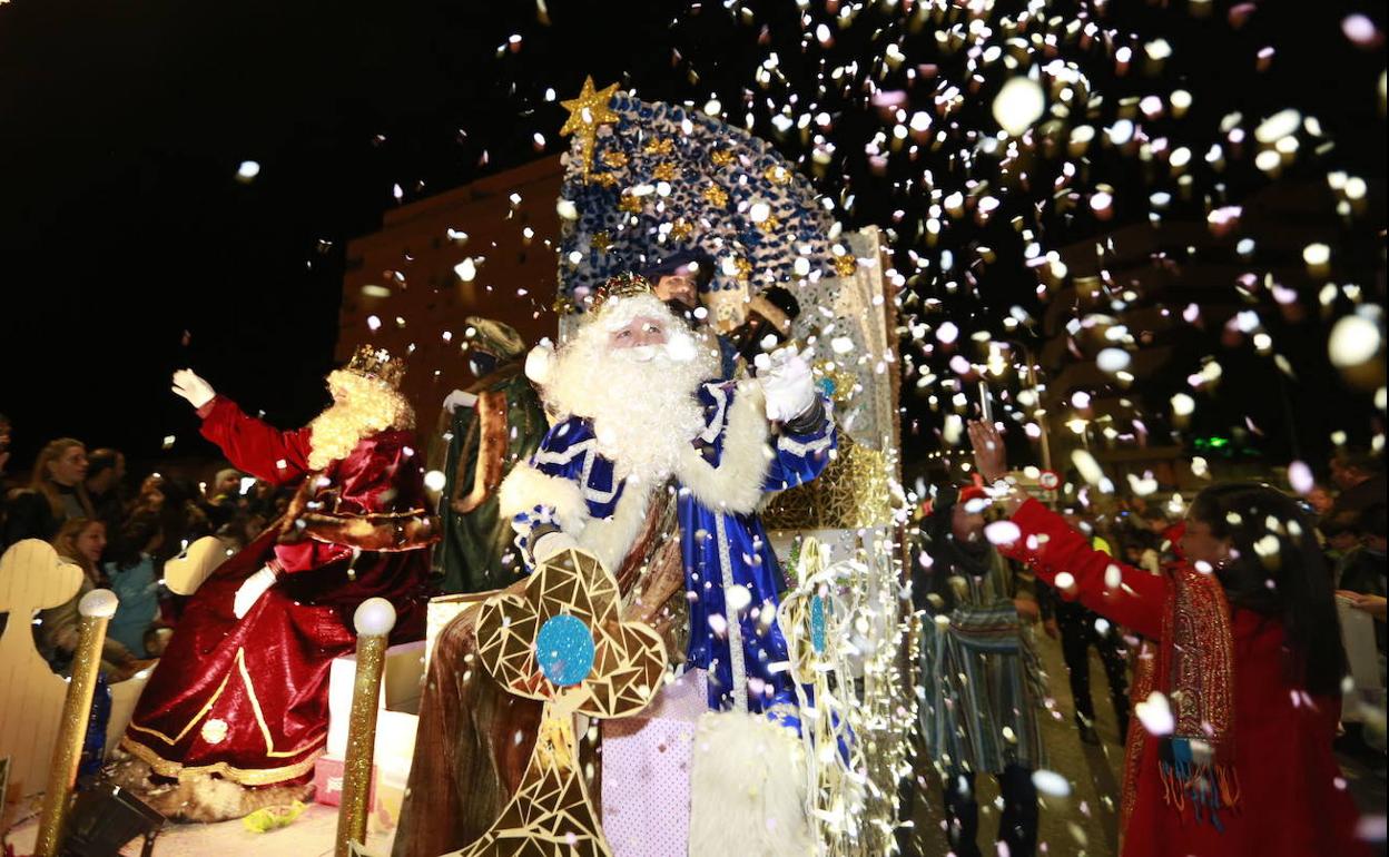 Un rey Melchor durante una cabalgata.