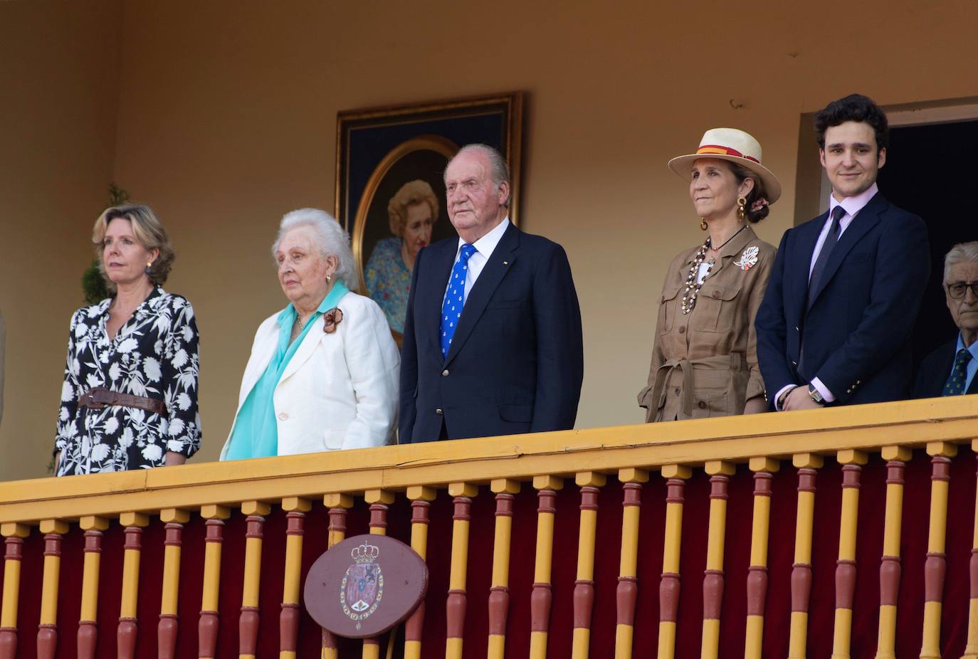 Como miembro de la Familia Real, la infanta Pilar de Borbón ha sido testigo de muchos de los acontecimientos sociales de la historia del país y como presidenta de la Federación Ecuestre Internacional y miembro del Consejo de Honor del Comité Olímpico Español ha tomado parte en muchos de los hitos de los deportistas españoles. Estos cargos la llevaron a ser jurado de los premios Príncipe de Asturias de los Deportes.