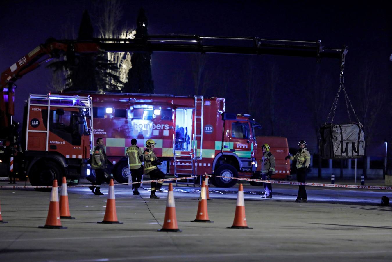 Dos personas han muerto y al menos otras seis han resultado heridas de gravedad en la explosión registrada en una planta petroquímica de La Canonja (Tarragona) y su posterior incendio.