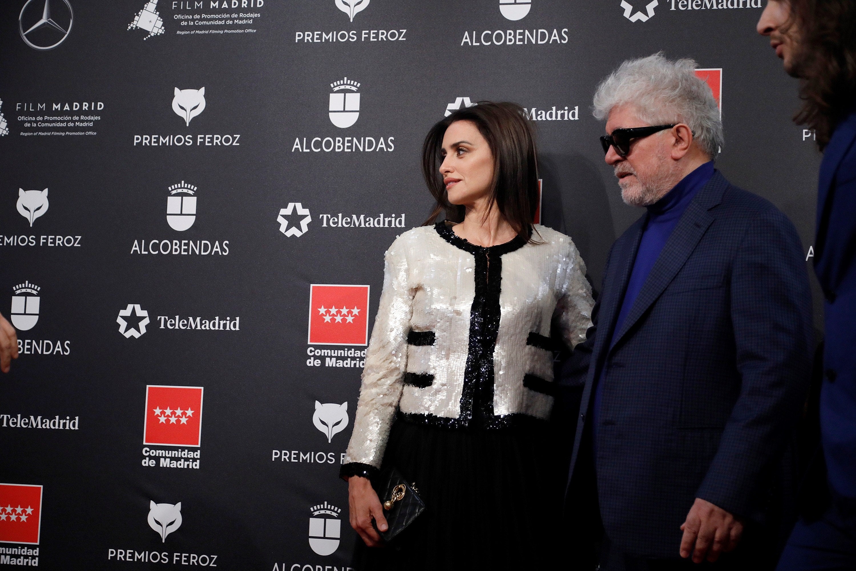 Los galardones de cine y televisión que entregan los informadores españoles llegan a su séptima edición en Alcobendas. Penélope Cruz, Candela Peña y Pedro Almodóvar están entre los asistentes. La actriz María Hervás ha sido la encargada de presentar la gala donde 'Dolor y gloria' ha arrasado con seis premios.