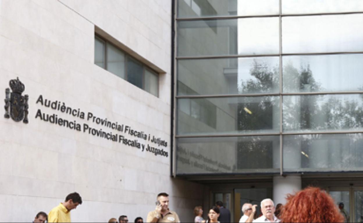 Entrada a la Audiencia Provincial de Valencia, en la Ciudad de la Justicia.