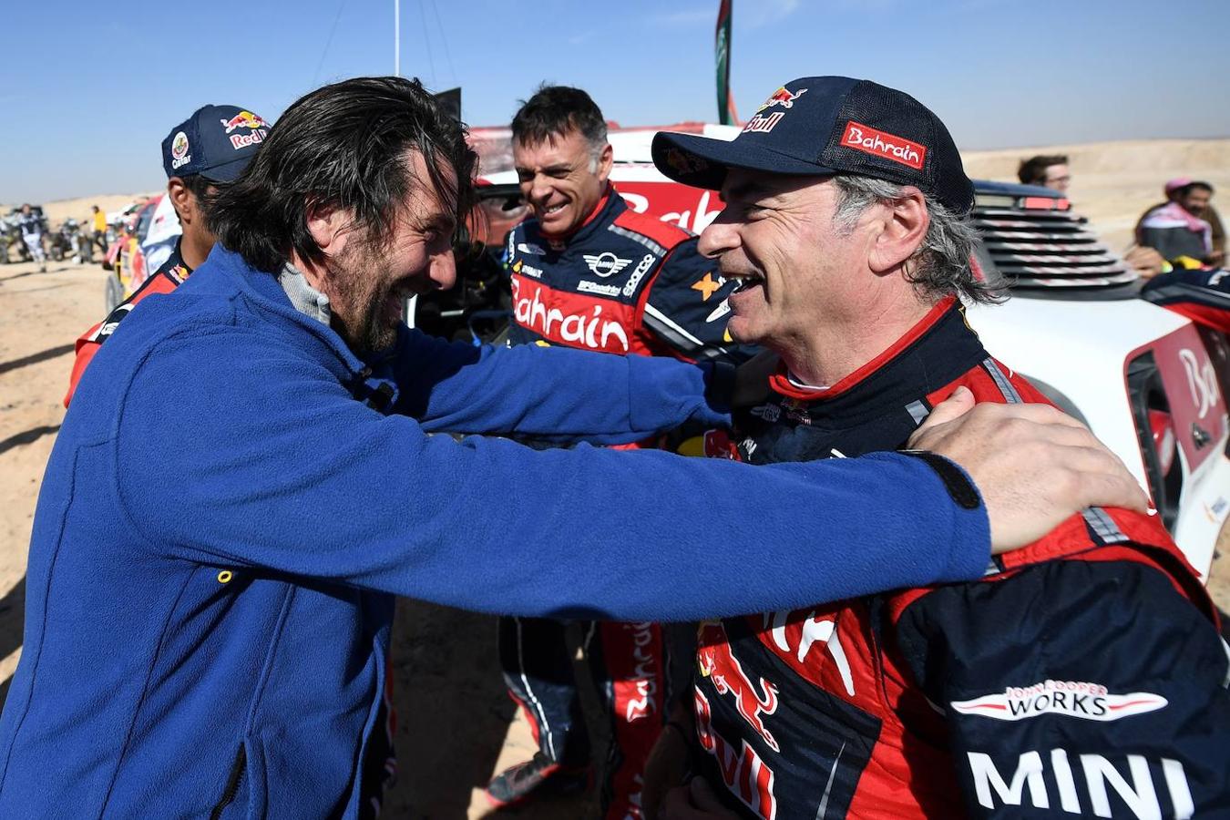 El piloto español Carlos Sainz se ha convertido en el vencedor del rally Dakar 2020 al imponerse al campeón vigente, el catarí Nasser al-Attiyah (Toyota), por 6 min y 21 segundos. El piloto, que lideró la carrera desde la tercera etapa, se proclama así ganador del rally más duro del mundo por tercera vez en su carrera tras los conseguidos en 2010 y 2018, y lo volvió a hacer como el piloto más longevo en conseguirlo, ahora con 57 años. 