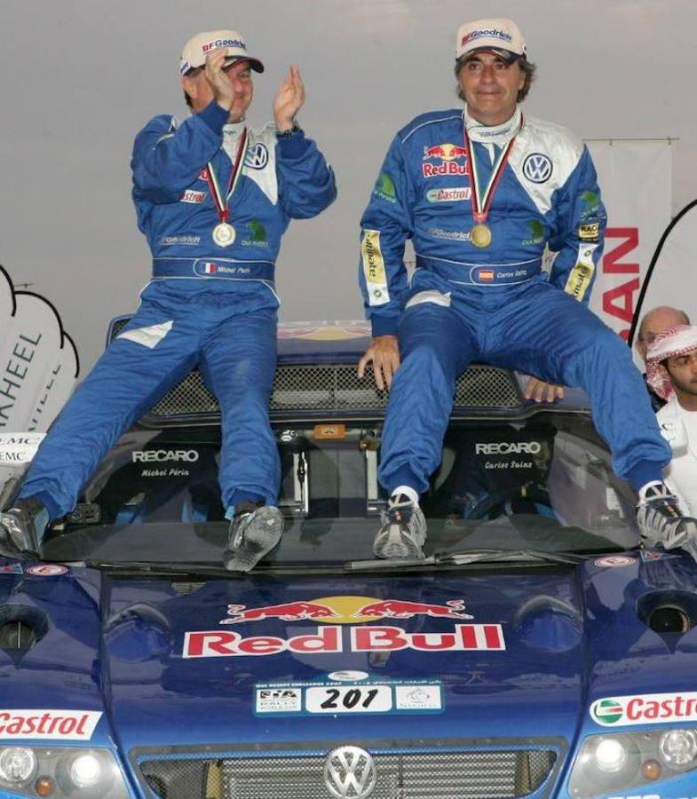 El piloto español Carlos Sainz se ha convertido en el vencedor del rally Dakar 2020 al imponerse al campeón vigente, el catarí Nasser al-Attiyah (Toyota), por 6 min y 21 segundos. El piloto, que lideró la carrera desde la tercera etapa, se proclama así ganador del rally más duro del mundo por tercera vez en su carrera tras los conseguidos en 2010 y 2018, y lo volvió a hacer como el piloto más longevo en conseguirlo, ahora con 57 años. 