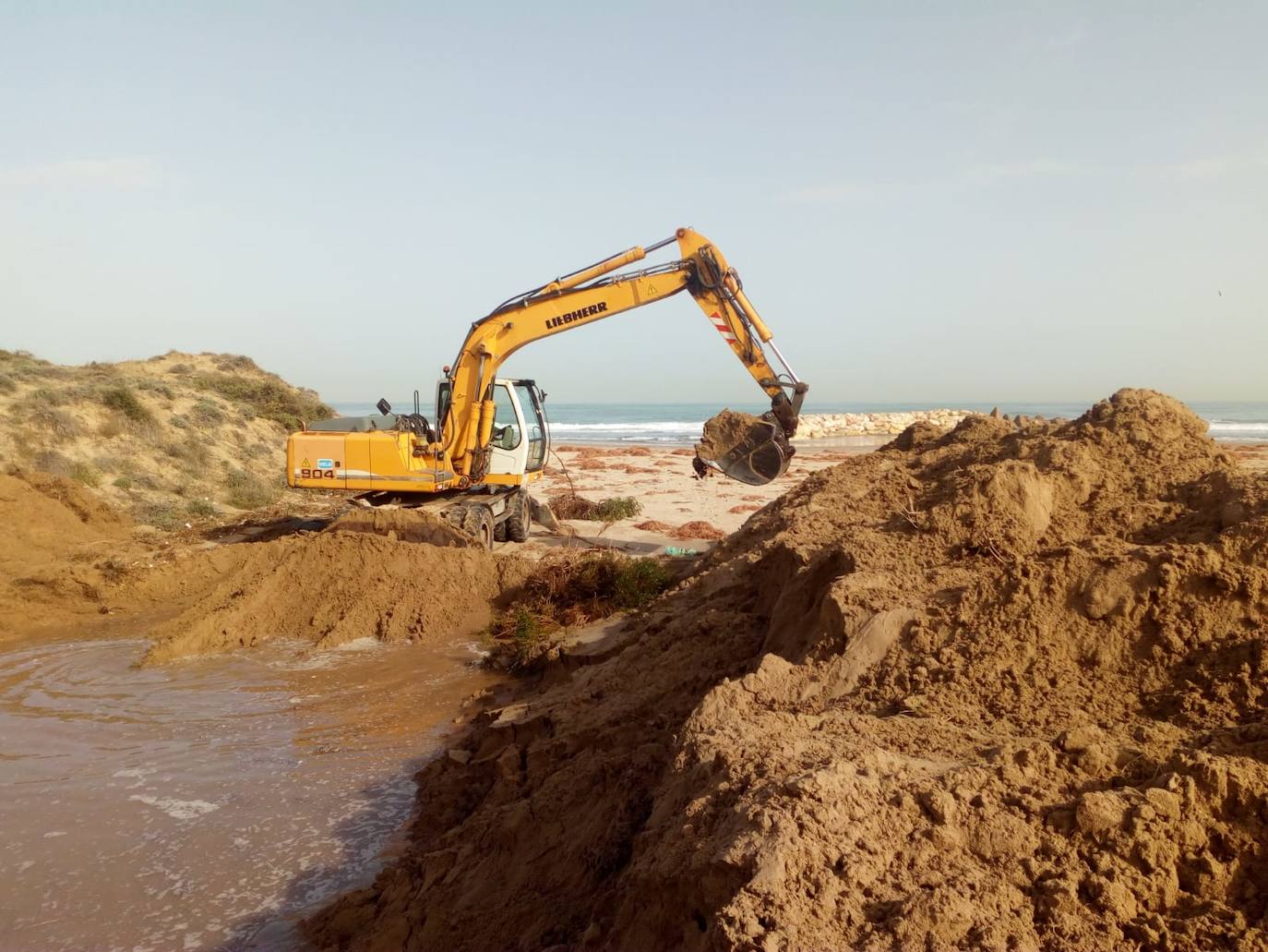 Fotos: La Albufera desagua al mar sin las turbinas