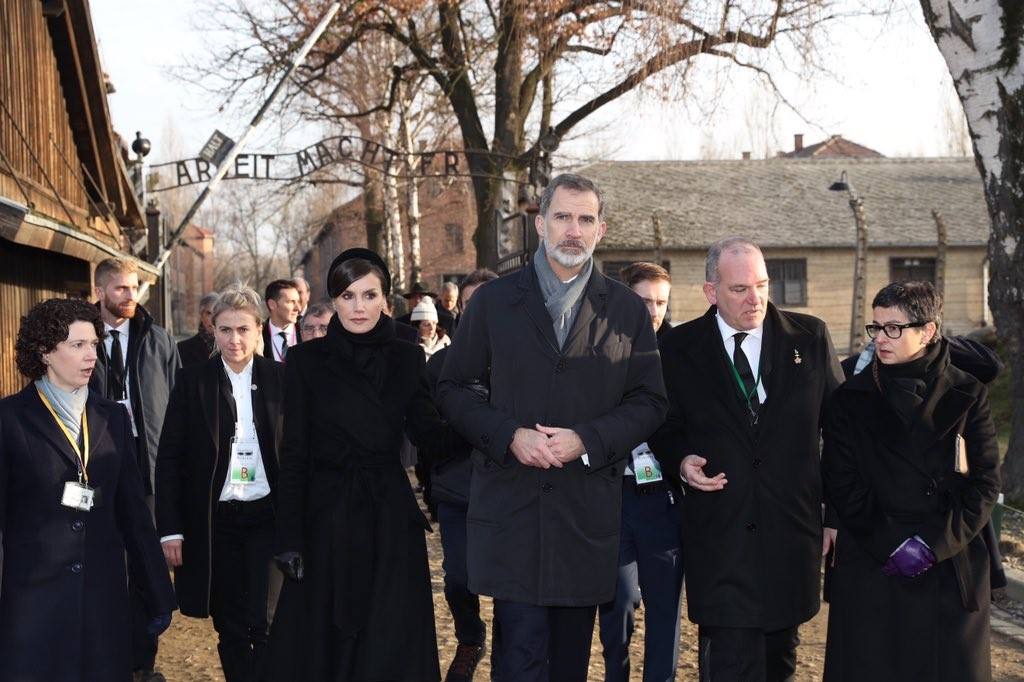 Felipe VI y doña Letizia representan a España en el acto que se celebra en este lugar con motivo del 75 aniversario de su liberación