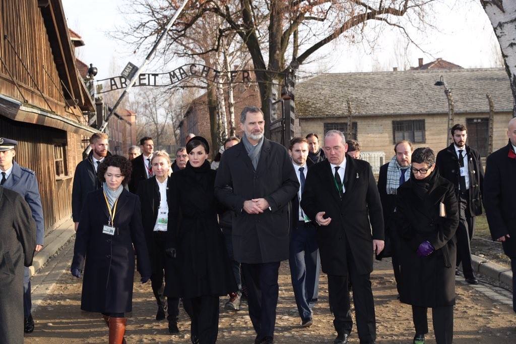 Felipe VI y doña Letizia representan a España en el acto que se celebra en este lugar con motivo del 75 aniversario de su liberación