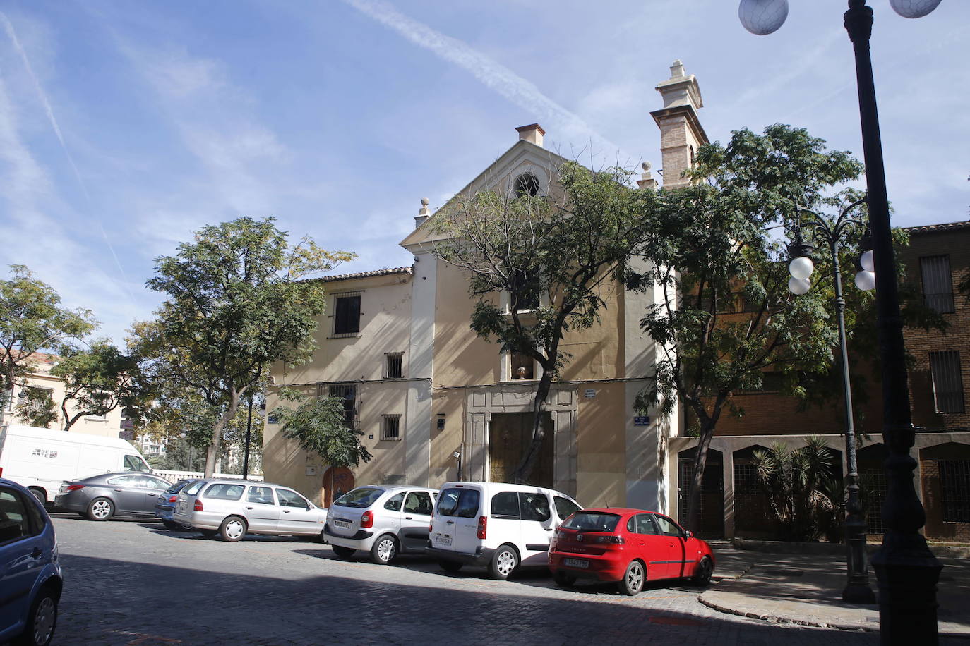 CONVENT CARMEN | Un edificio con cerca de 400 años de historia y que ahora recupera la actividad entre sus muros. De un convento, de San José y Santa Teresa, a un local de ocio y cultura en pleno centro de la ciudad de Valencia.