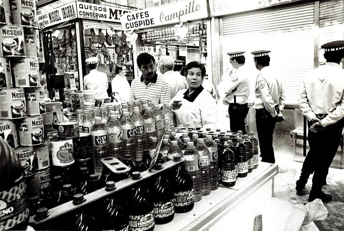 Es uno de los lugares más emblemáticos de Valencia para locales y turistas. El Mercado Central es una de las grandes referencias modernistas en la ciudad desde su inauguración en 1928 y sigue manteniendo su encanto a día de hoy. Así era hace 40 años esta histórica construcción: 