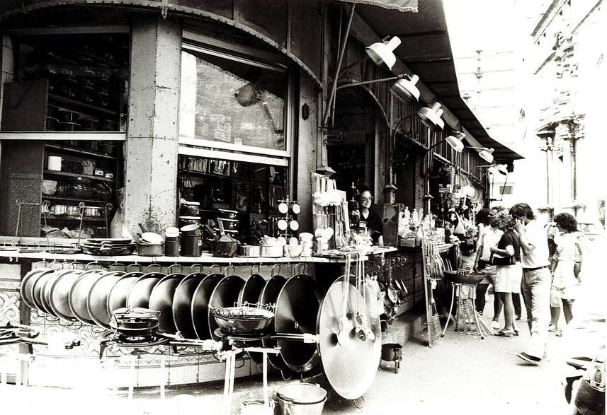 Es uno de los lugares más emblemáticos de Valencia para locales y turistas. El Mercado Central es una de las grandes referencias modernistas en la ciudad desde su inauguración en 1928 y sigue manteniendo su encanto a día de hoy. Así era hace 40 años esta histórica construcción: 