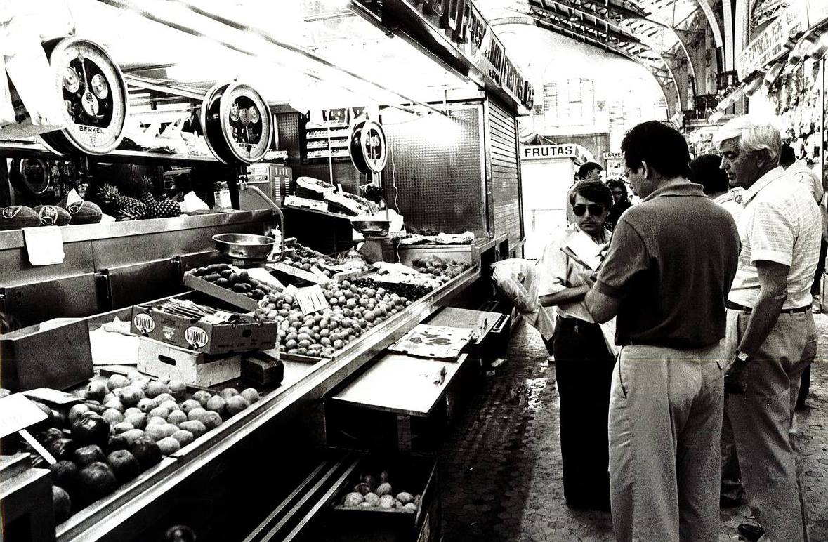 Es uno de los lugares más emblemáticos de Valencia para locales y turistas. El Mercado Central es una de las grandes referencias modernistas en la ciudad desde su inauguración en 1928 y sigue manteniendo su encanto a día de hoy. Así era hace 40 años esta histórica construcción: 