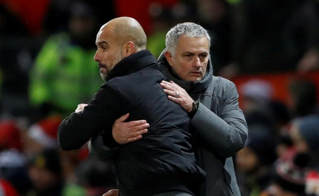 José Mourinho y Pep Guardiola, al término del Tottenham-Manchester City. 