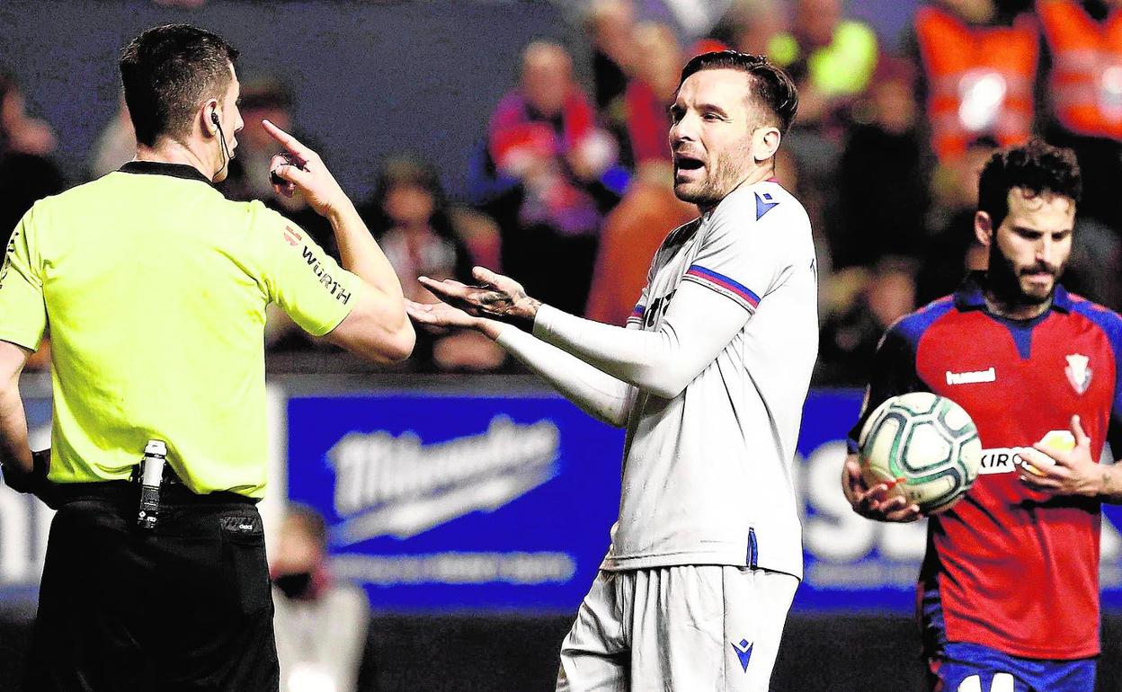 El jugador del Levante, en un encuentro contra el Osasuna.