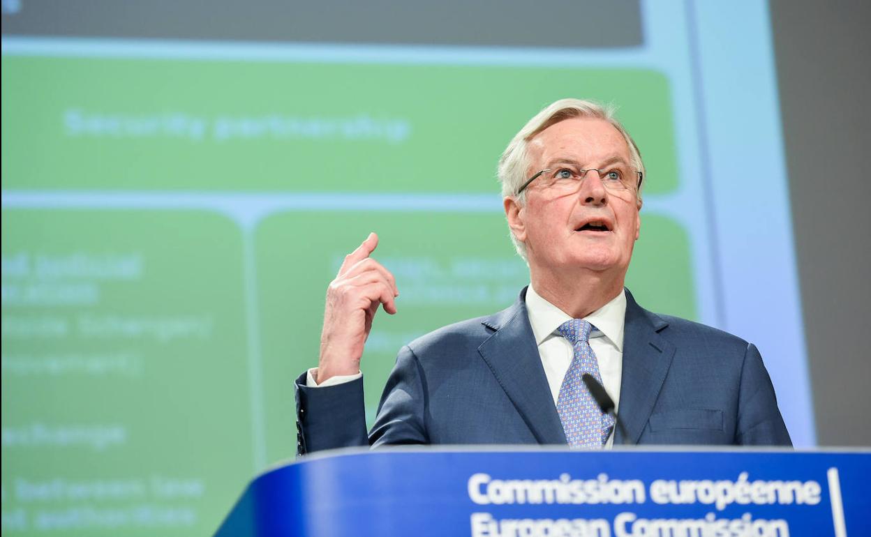 El negociador jefe comunitario para el 'brexit', Michel Barnier, este lunes en rueda de prensa.