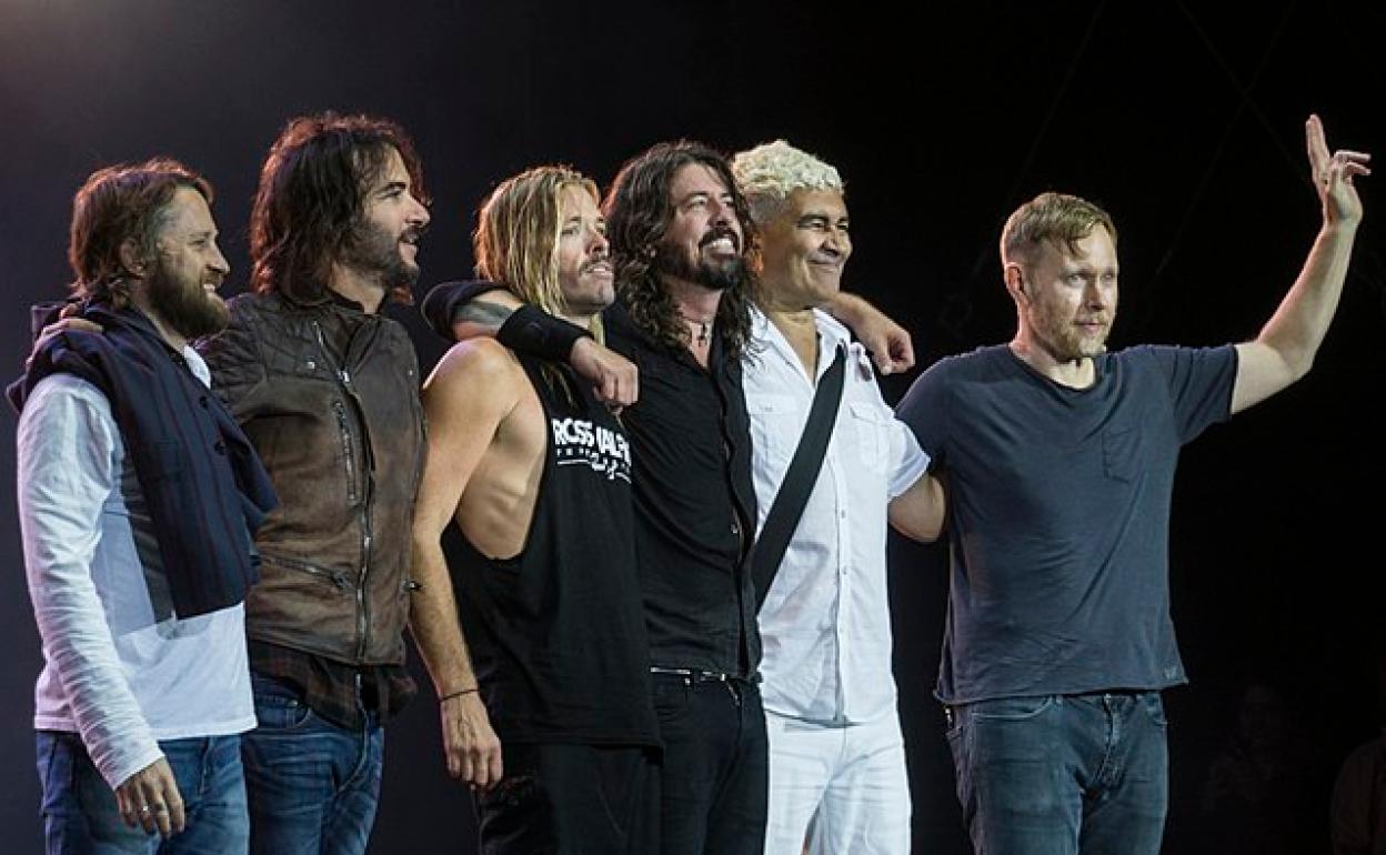 Los integrantes de Foo Fighters tras un concierto en Berlín. 