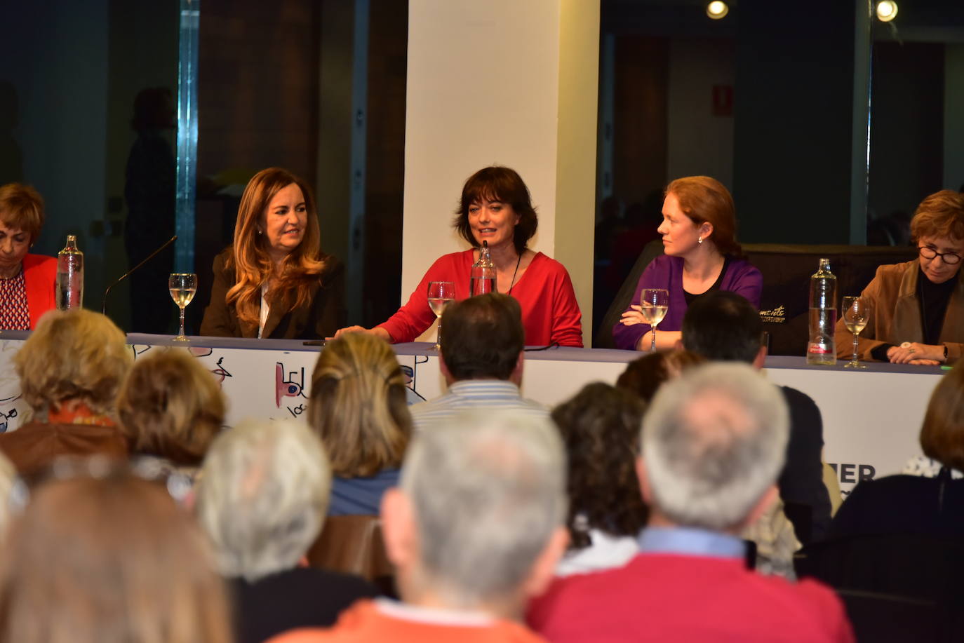 Las expertas Consuelo Guerri, Fátima Martínez, Corpus Gómez Calderón, Marta Ruipérez y Patricia Martín debaten en Dénia sobre la situación actual de las vocaciones científicas en un foro organizado por LAS PROVINCIAS.