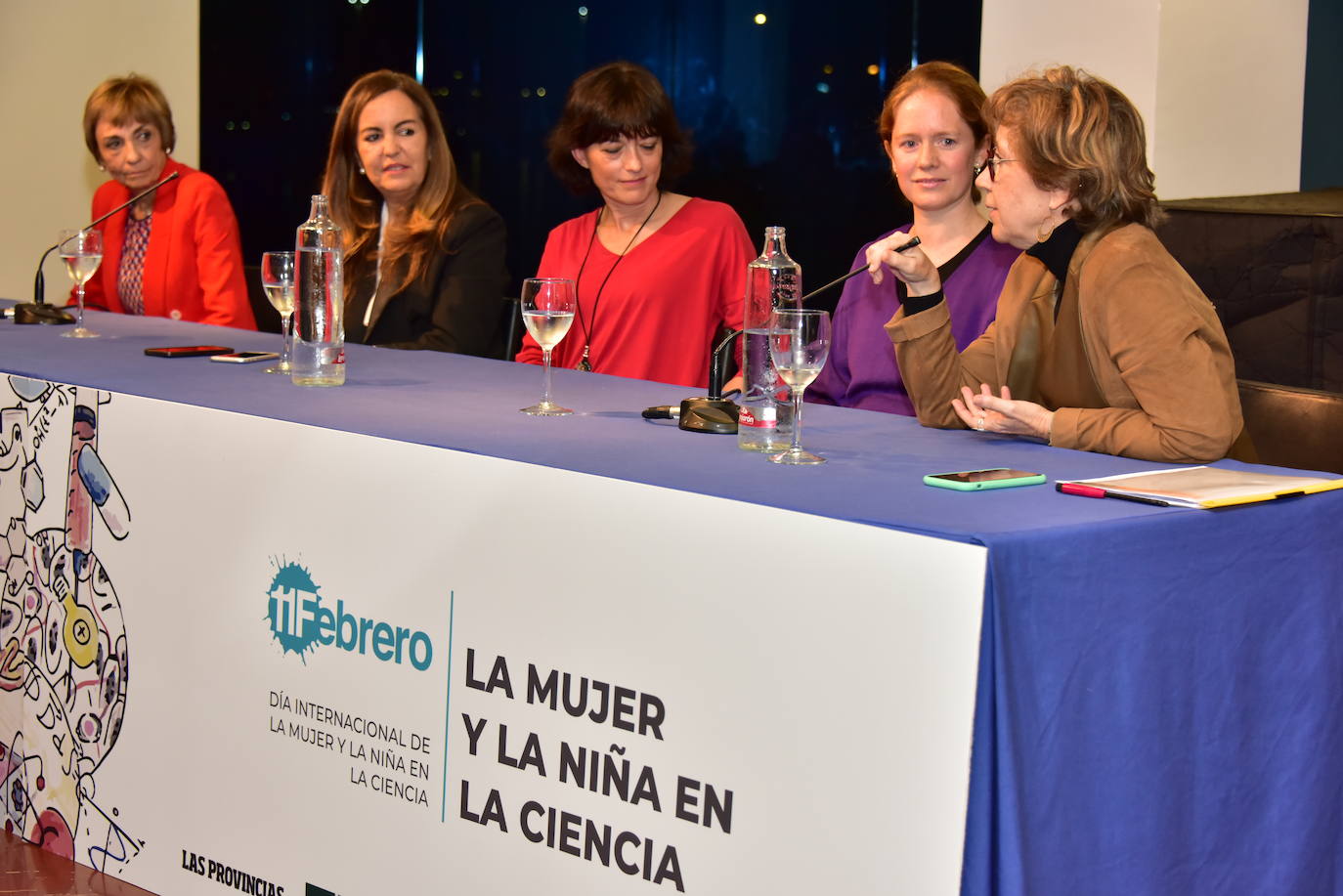 Las expertas Consuelo Guerri, Fátima Martínez, Corpus Gómez Calderón, Marta Ruipérez y Patricia Martín debaten en Dénia sobre la situación actual de las vocaciones científicas en un foro organizado por LAS PROVINCIAS.