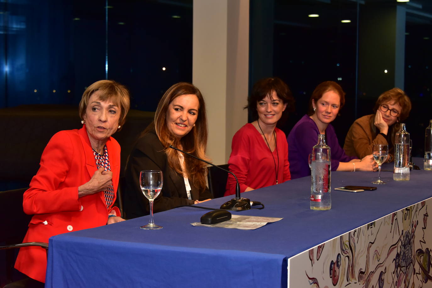 Las expertas Consuelo Guerri, Fátima Martínez, Corpus Gómez Calderón, Marta Ruipérez y Patricia Martín debaten en Dénia sobre la situación actual de las vocaciones científicas en un foro organizado por LAS PROVINCIAS.