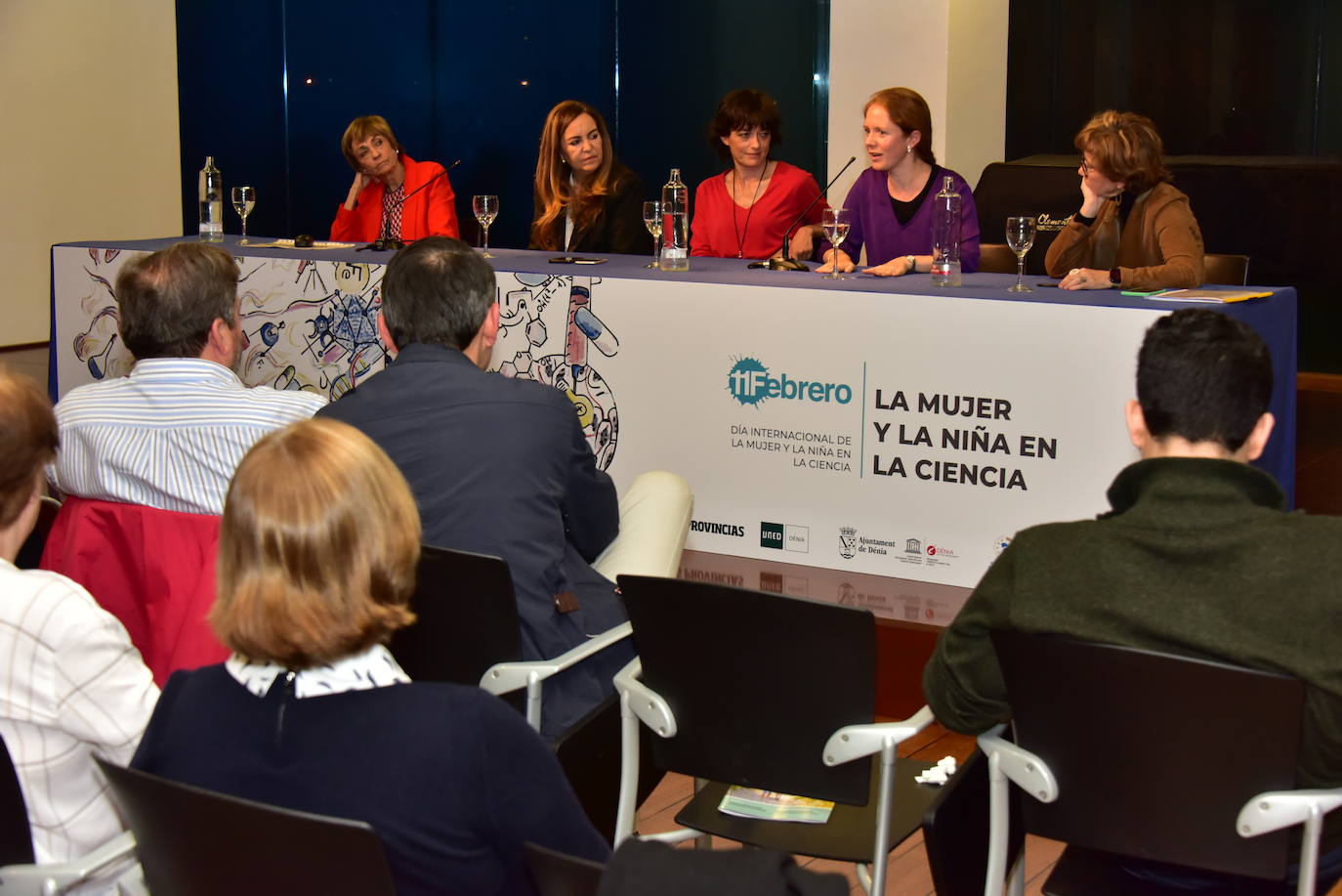 Las expertas Consuelo Guerri, Fátima Martínez, Corpus Gómez Calderón, Marta Ruipérez y Patricia Martín debaten en Dénia sobre la situación actual de las vocaciones científicas en un foro organizado por LAS PROVINCIAS.