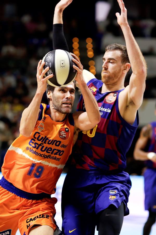 El Valencia Basket da la sorpresa en Copa y supera al Barcelona.