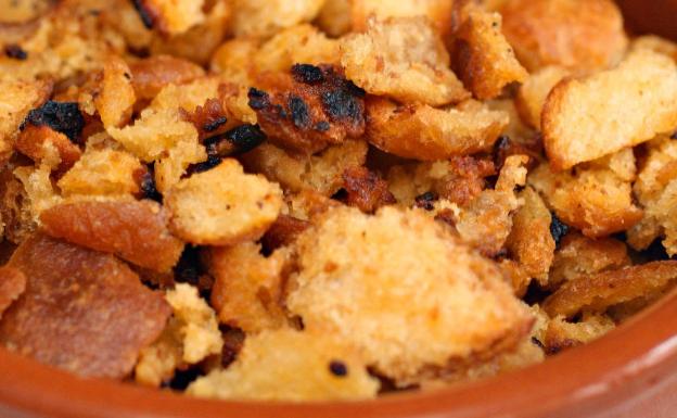 Las migas son un ejemplo de los platos que se pueden encontrar en esta propuesta gastronómica.