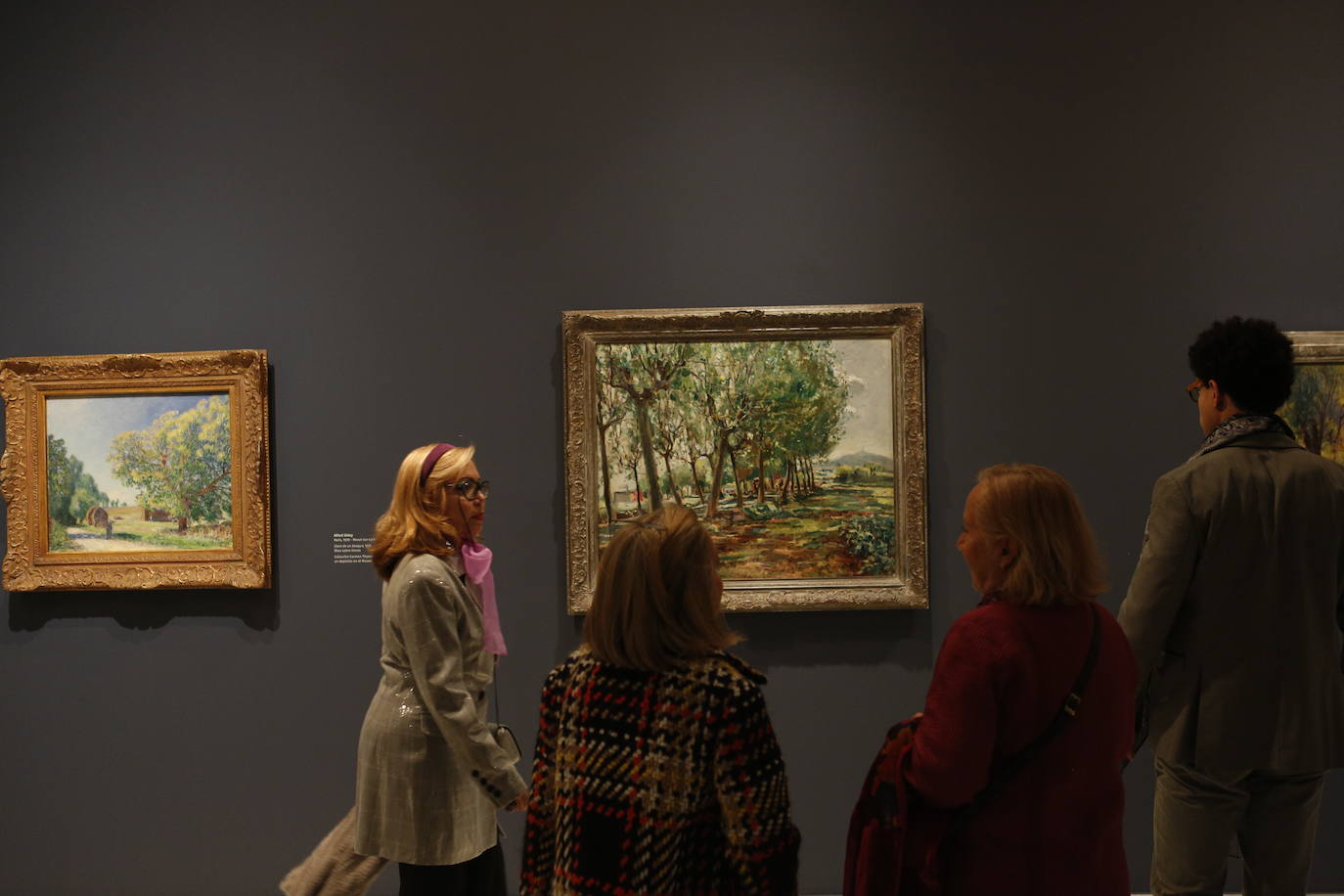 La primera exposición de la colección de Carmen Thyssenen 15 años llega a Fundación Bancaja con obras de Monet, Gauguin y Pissarro que homenajean el paisaje visto por el impresionismo europeo y norteamericano de los siglos XIX y XX. La propia baronesa acudió este viernes a la inauguración de 'Paraísos. Impresionismo europeo y americano, una muestra casi única, que invita al espectador a recorrer este movimiento artístico y que estará en Valencia hasta el 28 de junio.