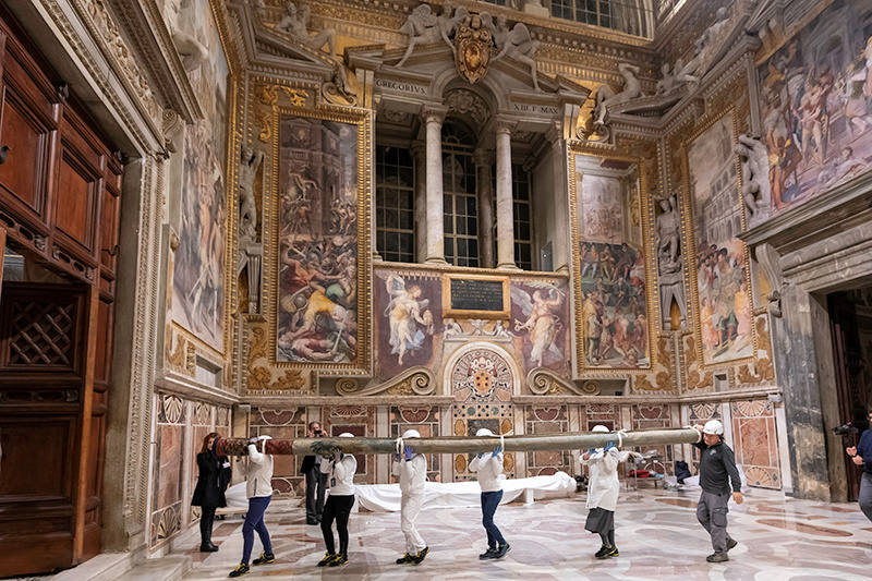 Con la exposición de los tapices, Jatta explica que se completa el "mensaje evangélico", "la catequesis visual" que representa la Capilla Sixtina y "cómo exactamente la concibieron los papas del Renacimiento".