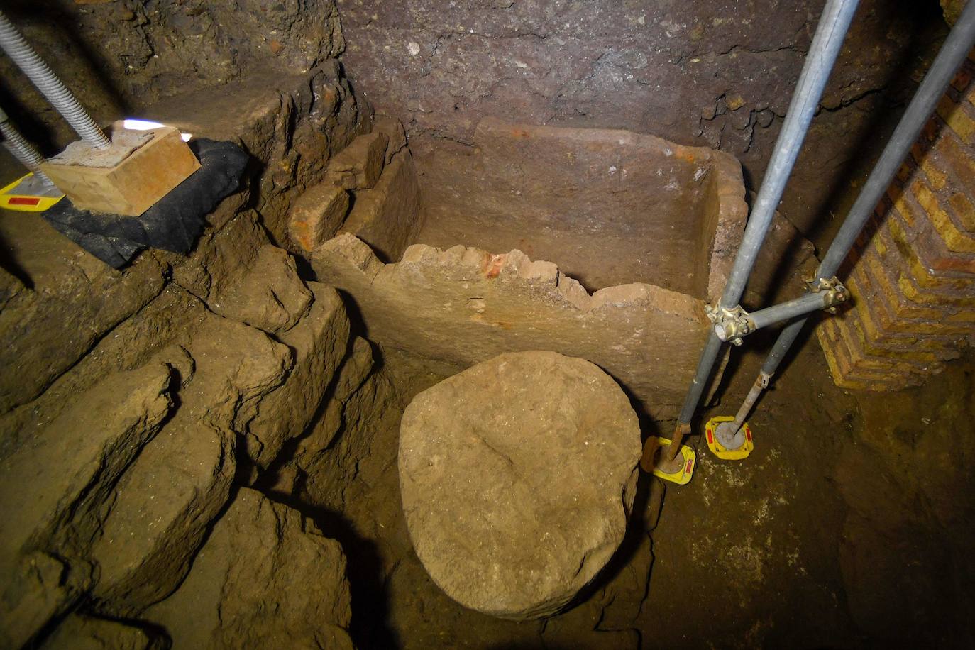 Fortini destacó también las «dificultades de esta obra de ingeniería», que había tenido «problemas considerables» y resaltó el valor para esta excavación del uso de las nuevas tecnologías, ya que se realizó un relieve en 3D con un escáner láser.