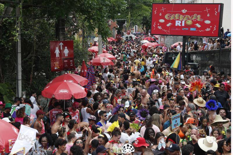 Fotos: El Carnaval de Río llena Brasil de fiesta, música, movimiento y color