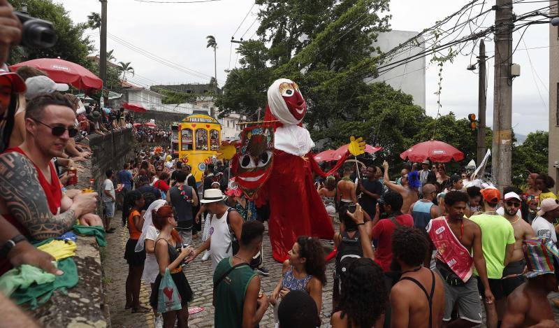Fotos: El Carnaval de Río llena Brasil de fiesta, música, movimiento y color