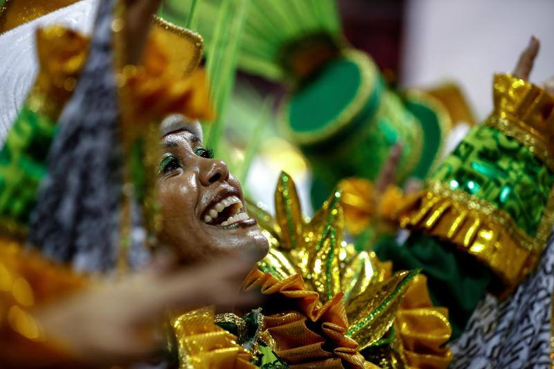Fotos: El Carnaval de Río llena Brasil de fiesta, música, movimiento y color