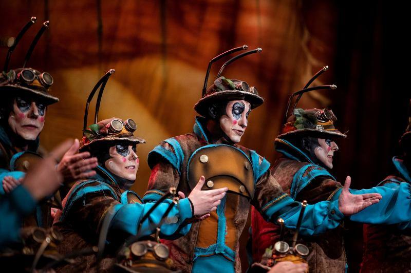 El Concurso Oficial de Agrupaciones Carnavalescas (COAC) que se celebra en el Gran Teatro Falla de Cádiz ha llegado a su fin con la celebración de la Gran Final este viernes. Estos han sido los ganadores: COMPARSAS: 1º Tino Tovar: Oh capitán, my capitán - 2º Martínez Ares: La chusma selecta - 3º Remolino: Los encaidenaos- 4º Jona: Los aislados || CUARTETOS: 1º El cuarteto del more... - 2º Vida y obra de Juan Carlos I, Bajo D - 3º Cari, resiste || CHIRIGOTAS: 1º Los Cadizfornia - 2º No aguantamos más... vamos de impacientes - 3º Los Geni de Cádi - 4º Estrés por cuatro || COROS: 1º La colonial- 2º Tócame- 3º Creaciones S.A. - 4º Al sonar las doce