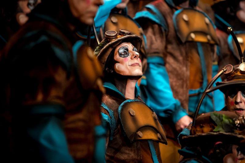 El Concurso Oficial de Agrupaciones Carnavalescas (COAC) que se celebra en el Gran Teatro Falla de Cádiz ha llegado a su fin con la celebración de la Gran Final este viernes. Estos han sido los ganadores: COMPARSAS: 1º Tino Tovar: Oh capitán, my capitán - 2º Martínez Ares: La chusma selecta - 3º Remolino: Los encaidenaos- 4º Jona: Los aislados || CUARTETOS: 1º El cuarteto del more... - 2º Vida y obra de Juan Carlos I, Bajo D - 3º Cari, resiste || CHIRIGOTAS: 1º Los Cadizfornia - 2º No aguantamos más... vamos de impacientes - 3º Los Geni de Cádi - 4º Estrés por cuatro || COROS: 1º La colonial- 2º Tócame- 3º Creaciones S.A. - 4º Al sonar las doce