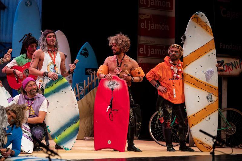 El Concurso Oficial de Agrupaciones Carnavalescas (COAC) que se celebra en el Gran Teatro Falla de Cádiz ha llegado a su fin con la celebración de la Gran Final este viernes. Estos han sido los ganadores: COMPARSAS: 1º Tino Tovar: Oh capitán, my capitán - 2º Martínez Ares: La chusma selecta - 3º Remolino: Los encaidenaos- 4º Jona: Los aislados || CUARTETOS: 1º El cuarteto del more... - 2º Vida y obra de Juan Carlos I, Bajo D - 3º Cari, resiste || CHIRIGOTAS: 1º Los Cadizfornia - 2º No aguantamos más... vamos de impacientes - 3º Los Geni de Cádi - 4º Estrés por cuatro || COROS: 1º La colonial- 2º Tócame- 3º Creaciones S.A. - 4º Al sonar las doce