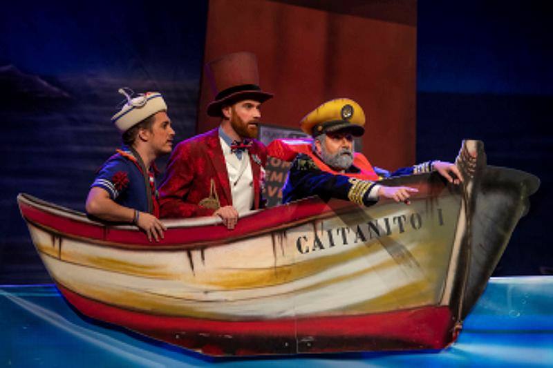 El Concurso Oficial de Agrupaciones Carnavalescas (COAC) que se celebra en el Gran Teatro Falla de Cádiz ha llegado a su fin con la celebración de la Gran Final este viernes. Estos han sido los ganadores: COMPARSAS: 1º Tino Tovar: Oh capitán, my capitán - 2º Martínez Ares: La chusma selecta - 3º Remolino: Los encaidenaos- 4º Jona: Los aislados || CUARTETOS: 1º El cuarteto del more... - 2º Vida y obra de Juan Carlos I, Bajo D - 3º Cari, resiste || CHIRIGOTAS: 1º Los Cadizfornia - 2º No aguantamos más... vamos de impacientes - 3º Los Geni de Cádi - 4º Estrés por cuatro || COROS: 1º La colonial- 2º Tócame- 3º Creaciones S.A. - 4º Al sonar las doce