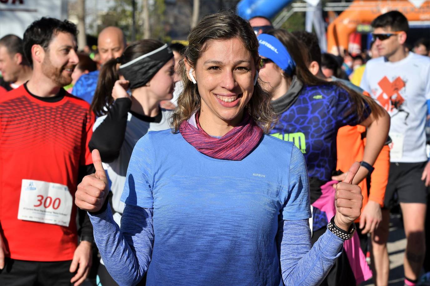 Miles de personas se dan cita en la VI Carrera Never Stop Running 2020 de Valencia con un recorrido de 5 kilómetros por las proximidades de la avenida de Francia.