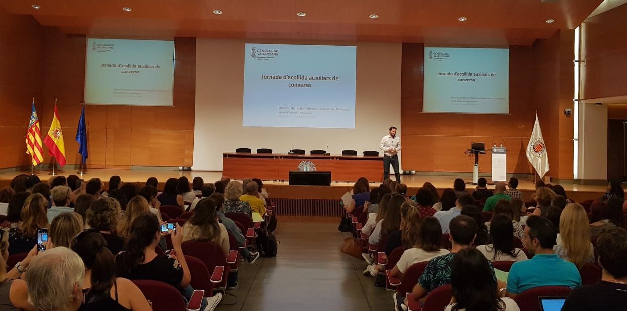 Jornada destinada a los auxiliares de conversación de este curso, celebrada en la Universitat Politècnica. gva