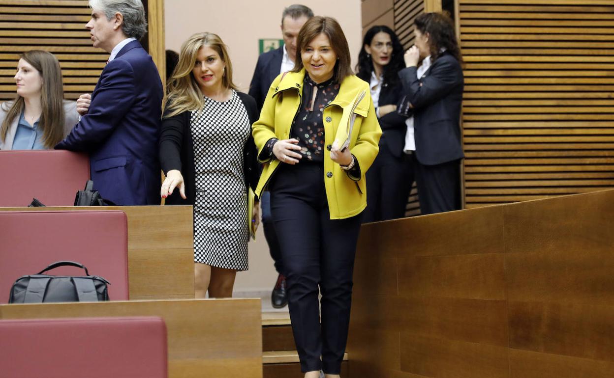 Eva Ortiz e Isabel Bonig, a su llegada a Les Corts