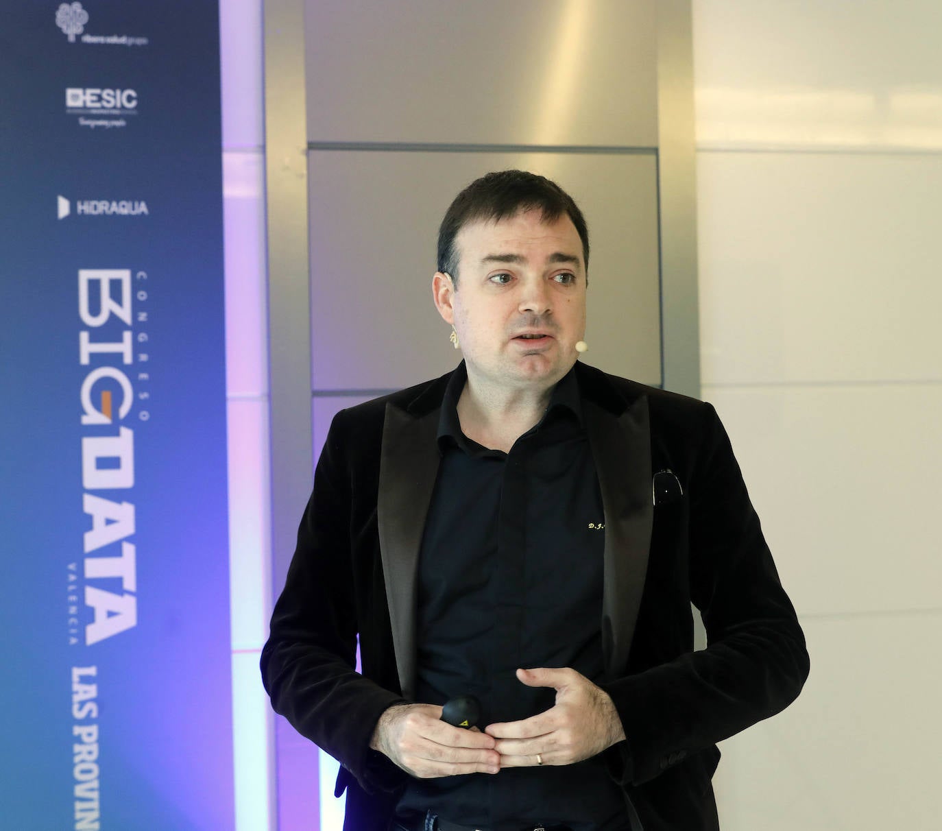 El congreso Big Data ha celebrado este jueves en Valencia su cuarta edición en el Hotel Balneario Las Arenas, con el objetivo de ofrecer al centenar de asistentes las diferentes claves para que la tecnología mejore la vida de los ciudadanos.