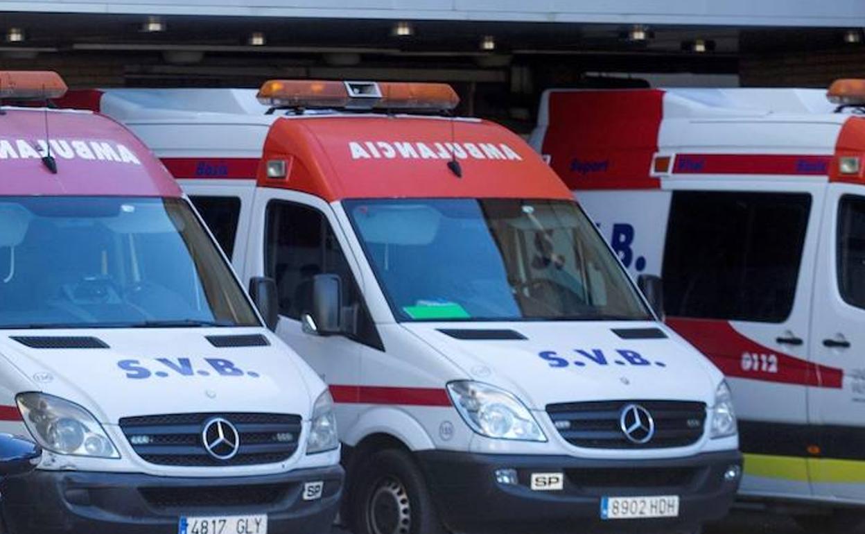 Ambulancias en la puerta del Hospital General Universitario de Castellón. 